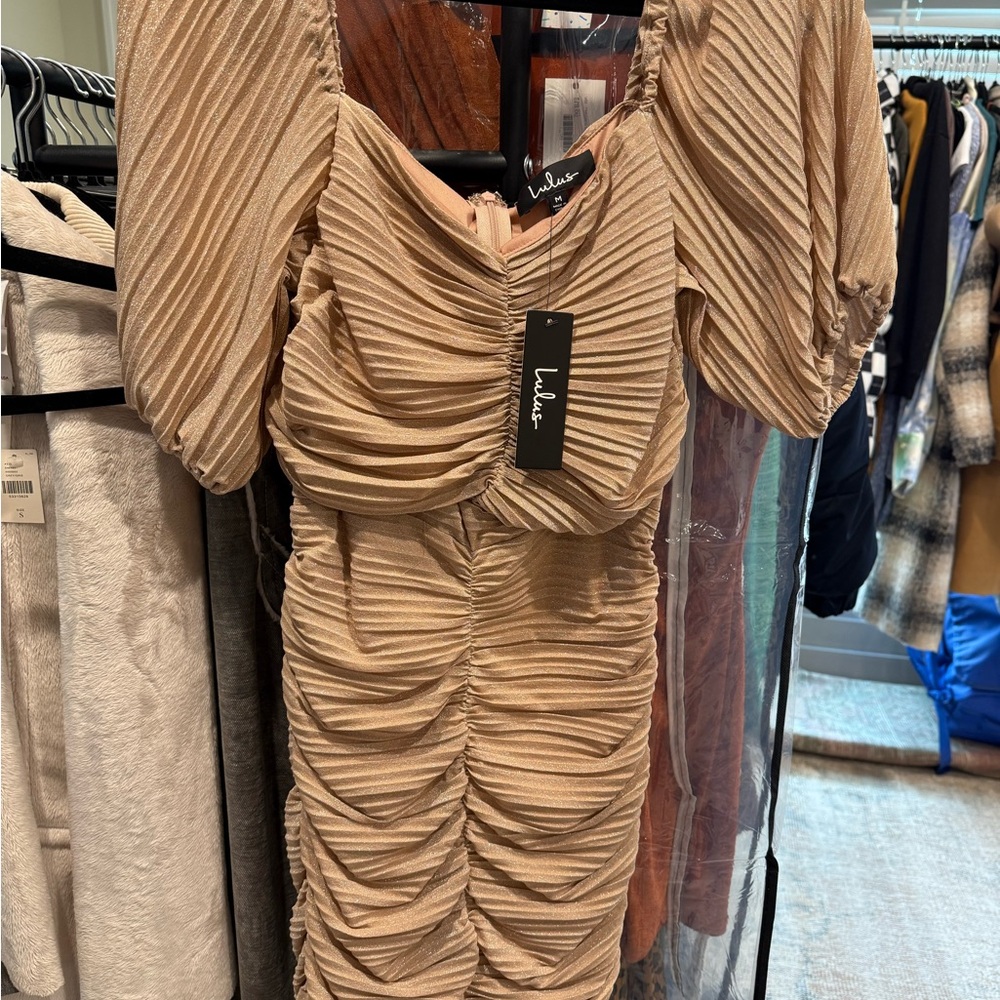 Lulu's Beige Ruched bubble Sleeve Dress